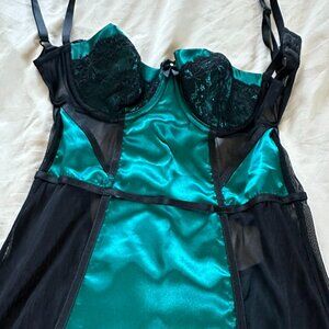 Frederick's of Hollywood Green & Black Lace Lingerie 💚🖤